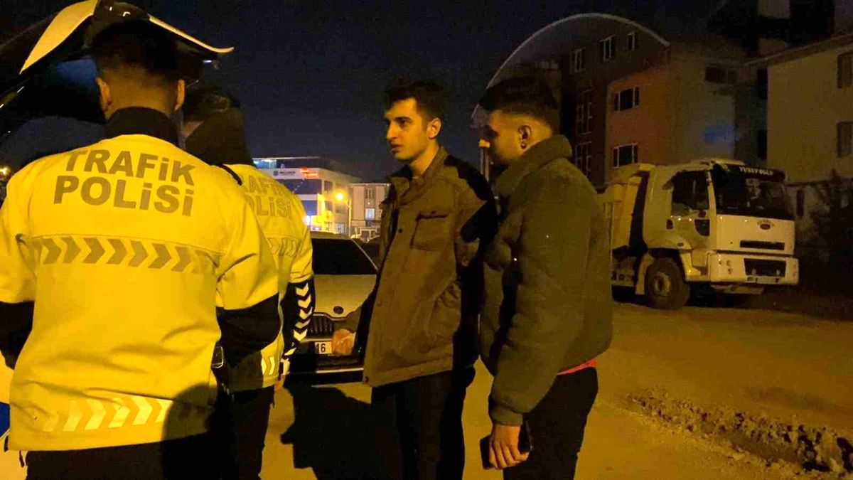 EHLIYETSIZ SÜRÜCÜDEN DİKKAT ÇEKEN SAVUNMA