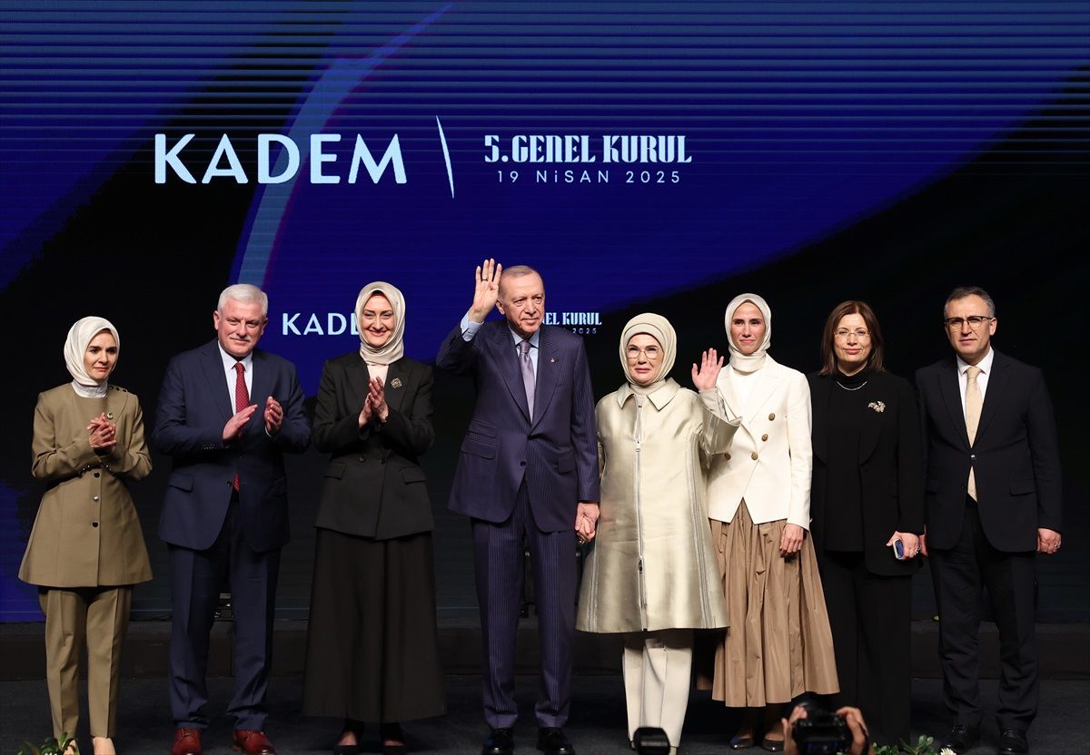 Emine Erdoğan, KADEM\'in yeni yönetimini tebrik etti