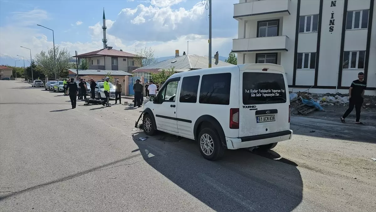 Erzincan\'da Motosiklet Kazası: Genç Hayatını Kaybetti