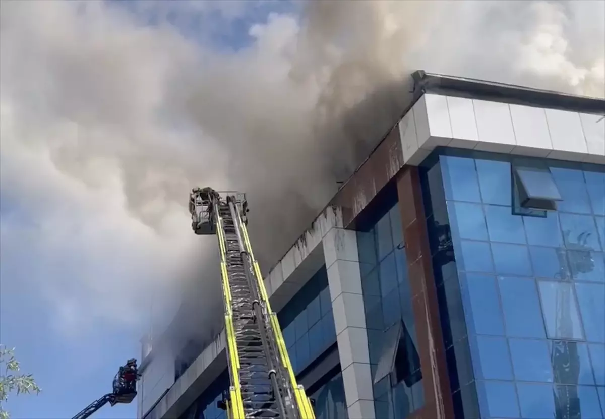 Esenyurt\'ta Tekstil Atölyesinde Yangın