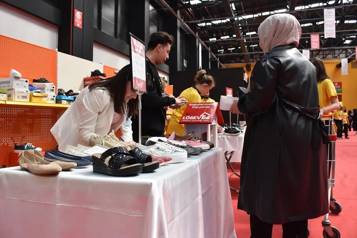 Eskişehir\'de İyilikler Çarşısı Etkinliği