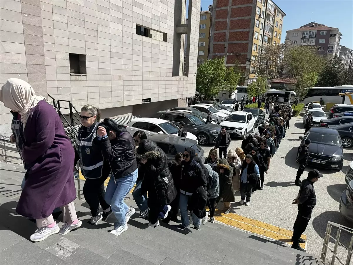 Dijital Dolandırıcılık Operasyonu: 20 Tutuklama