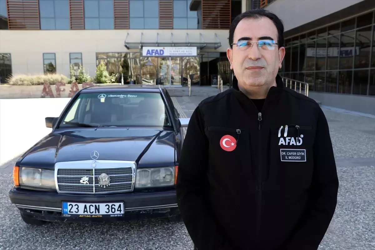 Filistinlilere destek için arabasını bağışladı