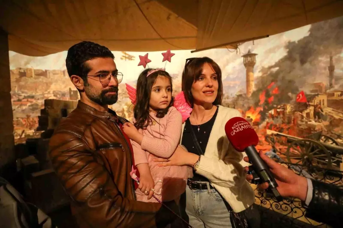 Gaziantep 25 Aralık Panorama Müzesi\'nin 1 milyonuncu ziyaretçisi minik Elisa oldu