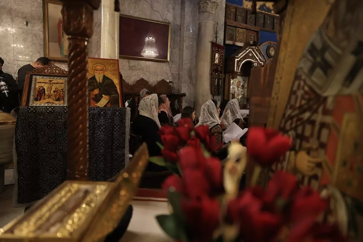 Gazze\'de Hristiyanlar Kutsal Cuma\'yı Hüzünle Andı