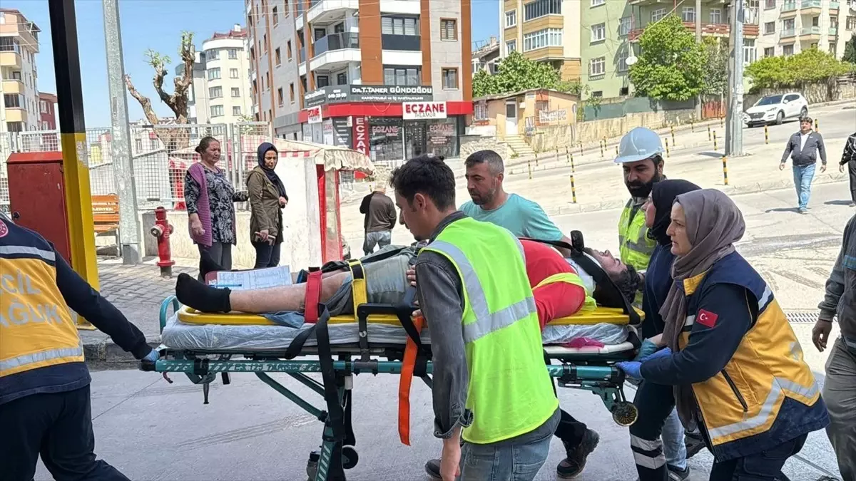 Gebze\'de İnşaatta İşçi Düşerek Yaralandı