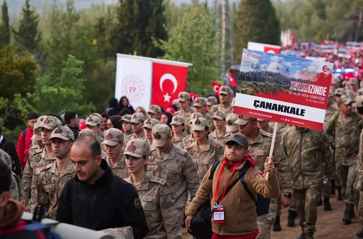 Gelibolu Yarımadası\'nda 57. Alay Vefa Yürüyüşü Conkbayırı\'nda sona erdi