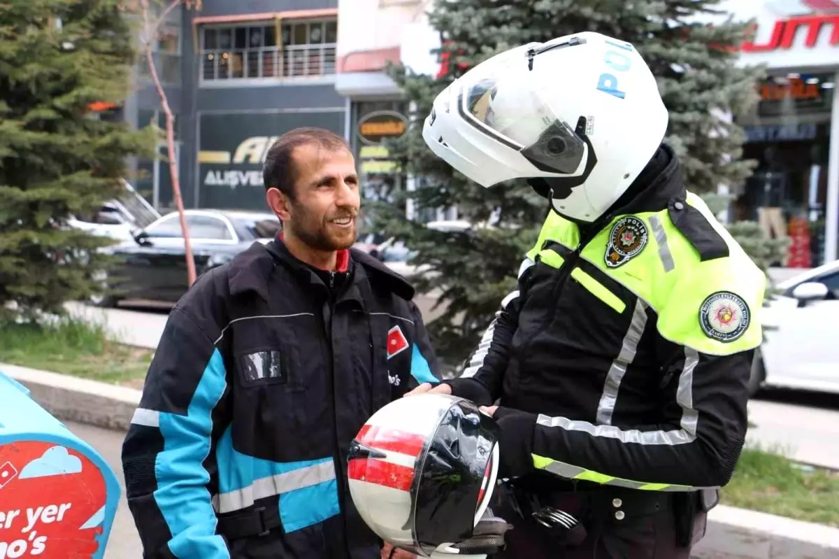 Hakkari\'de Motosikletli Kurye Denetimi