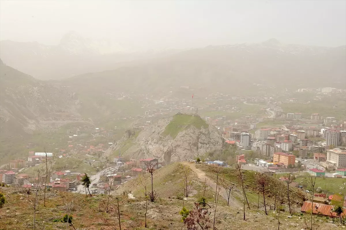 Hakkari\'de Toz Taşınımı Hayatı Olumsuz Etkiliyor
