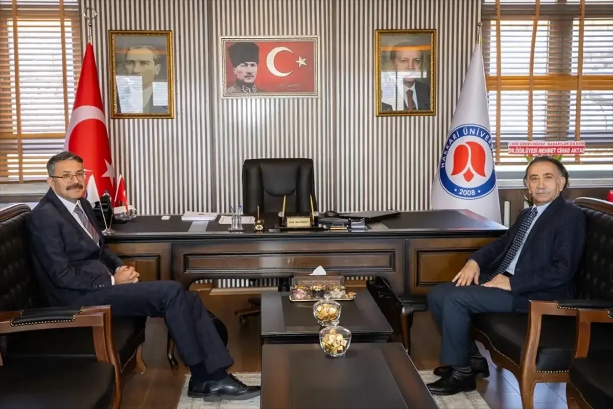 Hakkari Valisi\'nden Rektör Musa Gençcelep\'e Ziyaret