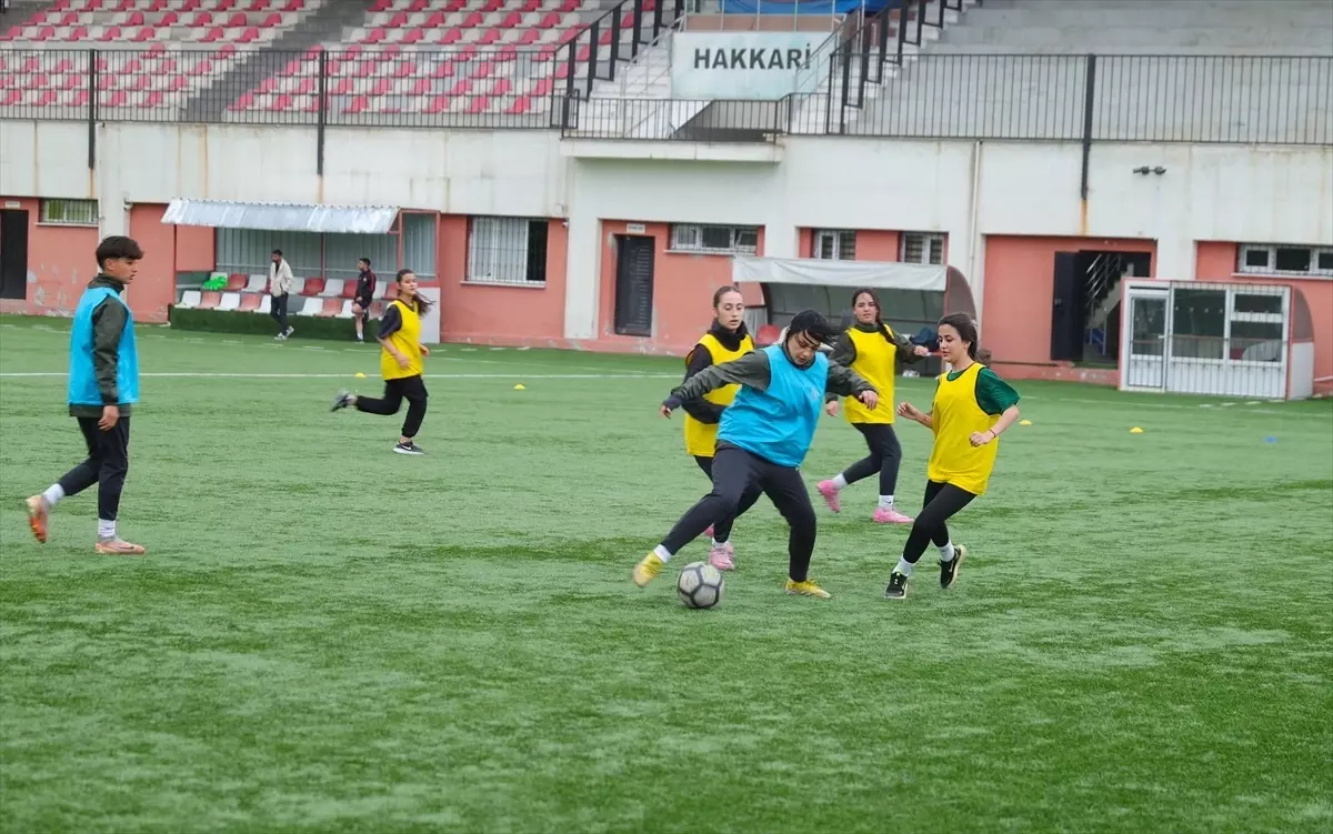 Hakkari\'nin Kadın Futbol Takımı 2. Lig Hedefli
