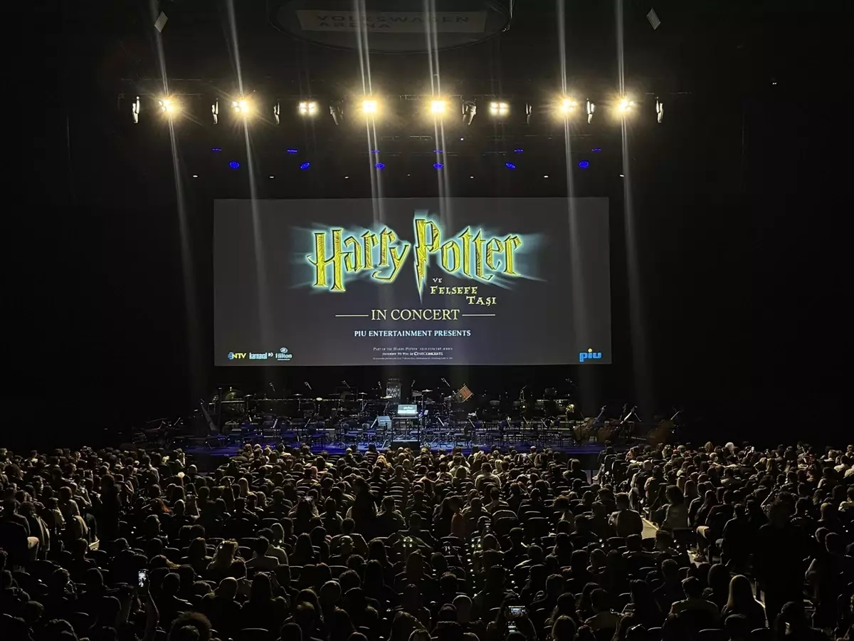 Harry Potter Filmi Canlı Orkestra ile İzlenildi
