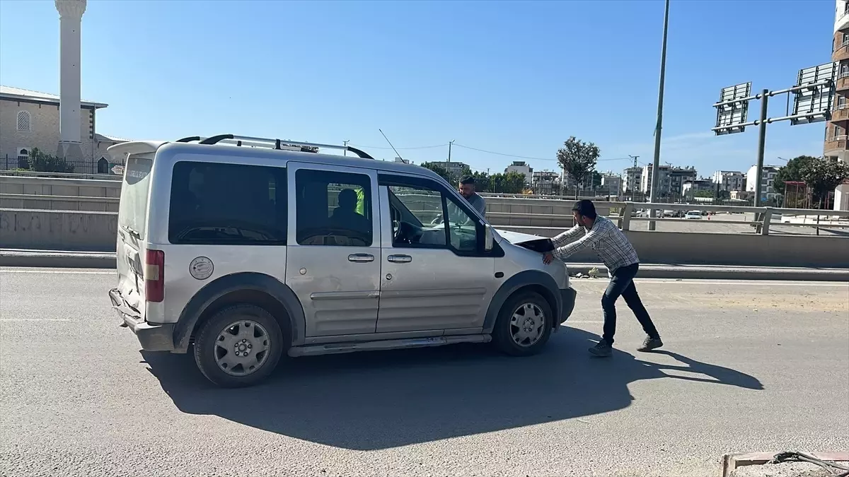 İskenderun\'da Zincirleme Kaza: 2 Yaralı