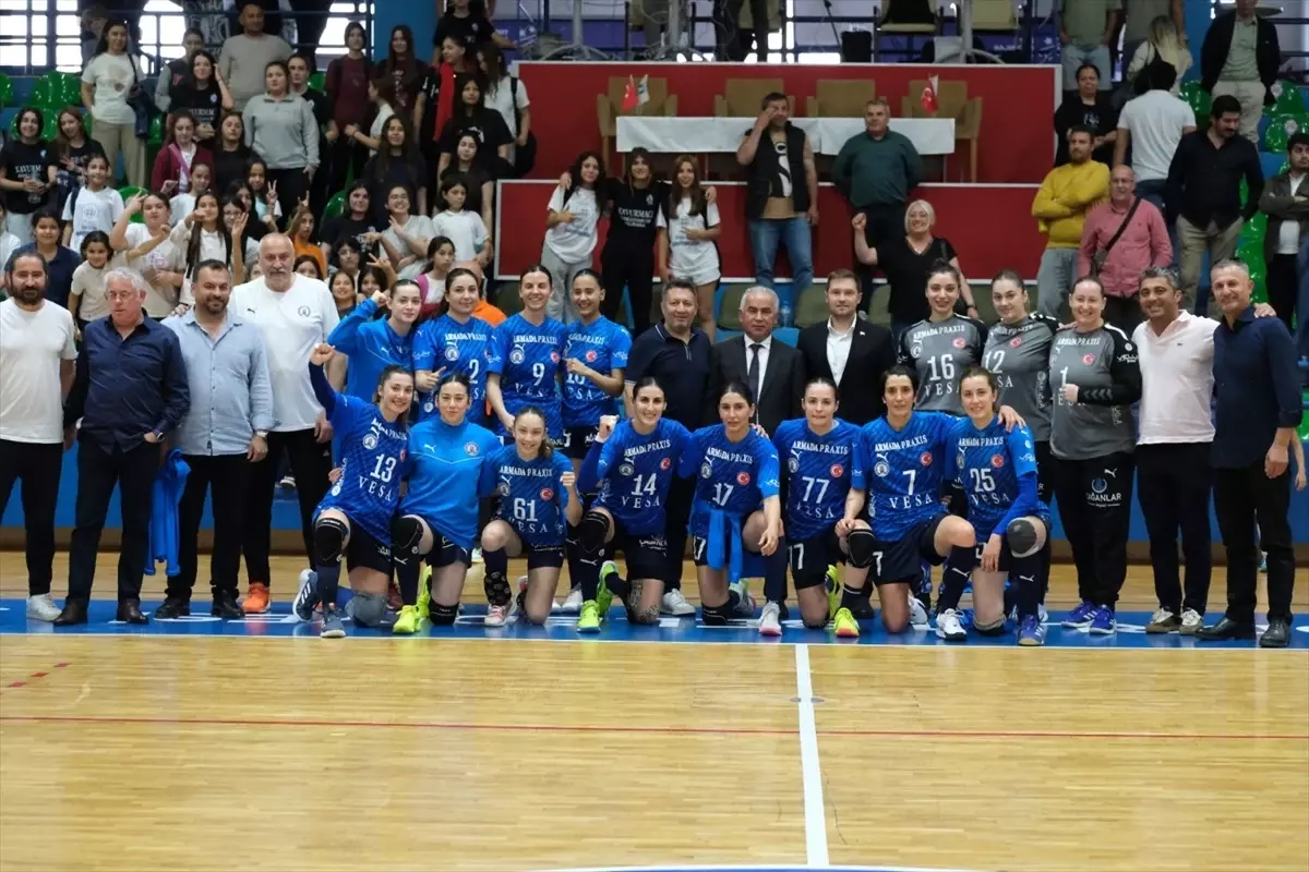 Hentbol Kadınlar Süper Ligi Finaline Adasokağı ve Armada Praxis Yalıkavak Çıktı