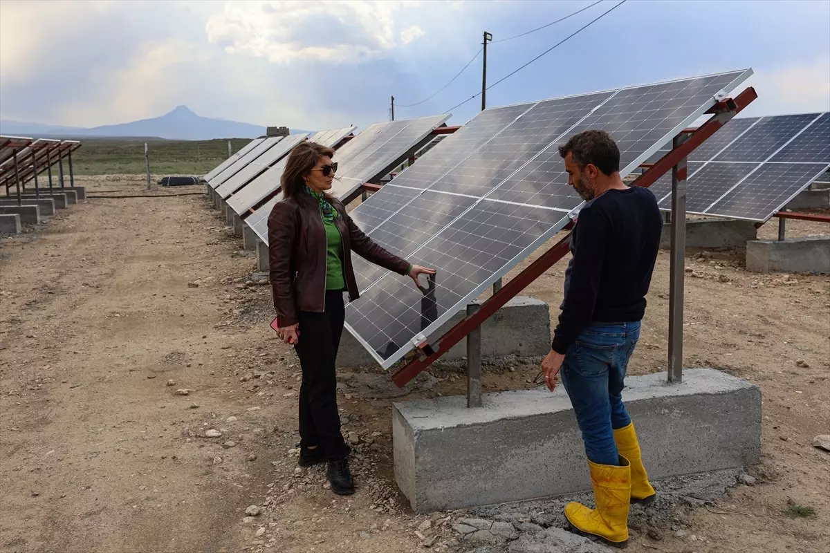 Iğdır\'da Güneş Enerjisiyle Su Taşıyan Sistem