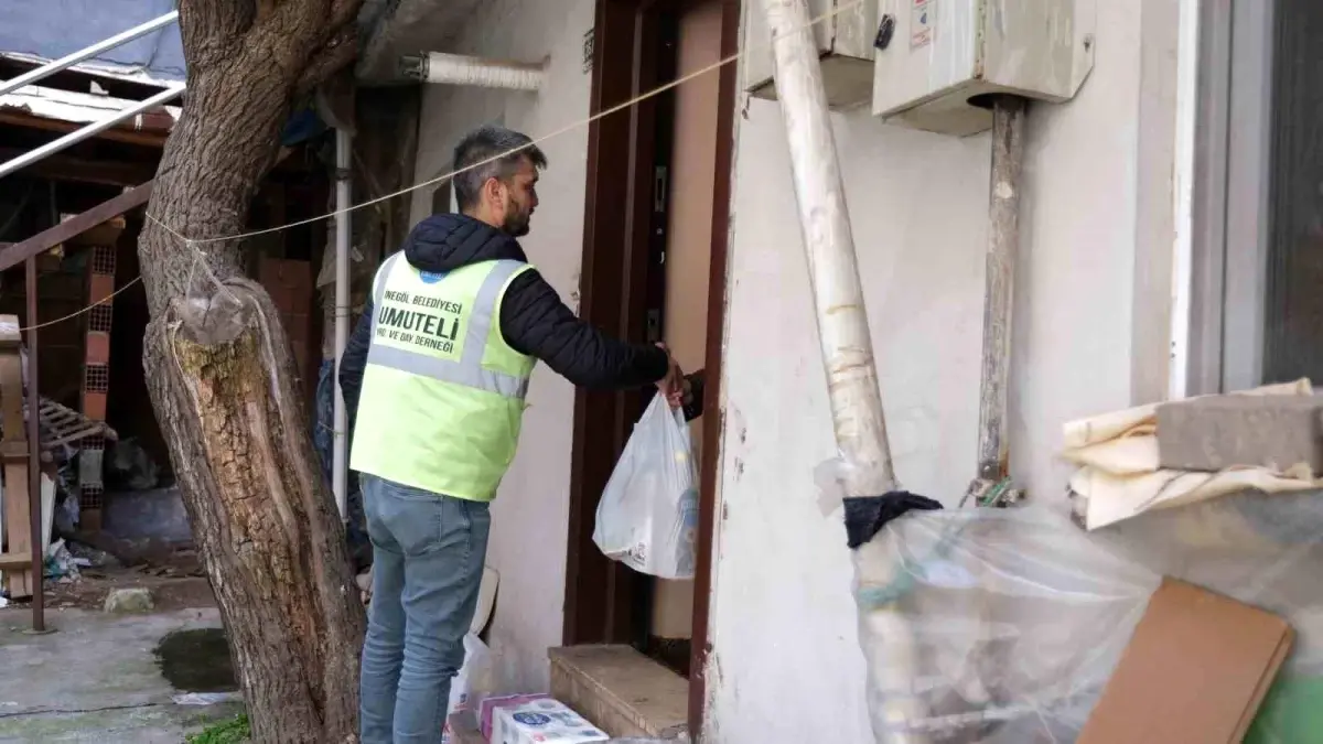 İnegöl Belediyesi\'nden 65 Yaş Üzeri İhtiyaç Sahiplerine Market Desteği