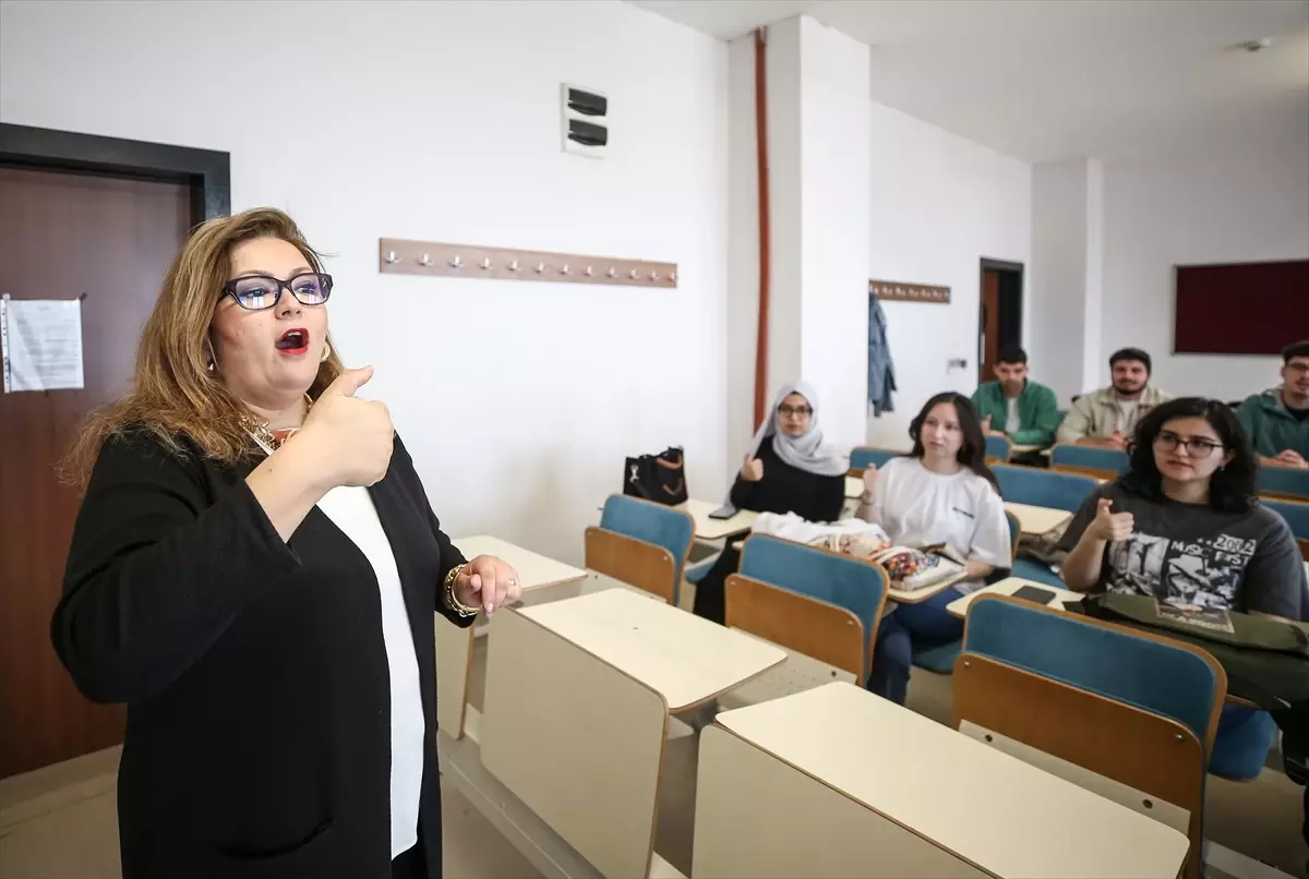 İşaret Diliyle Engel Tanımıyor