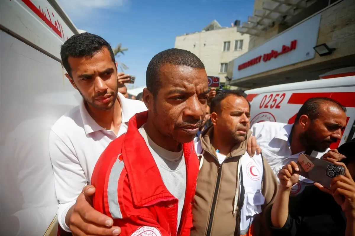 İsrail, Refah\'taki katliamdan sağ kurtulan sağlık çalışanını 37 gün sonra serbest bıraktı