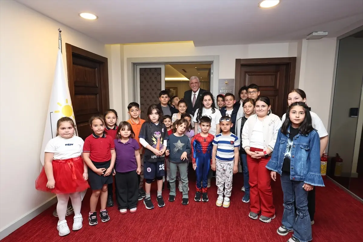 Dervişoğlu\'ndan Çocuklara Bayram Ziyareti