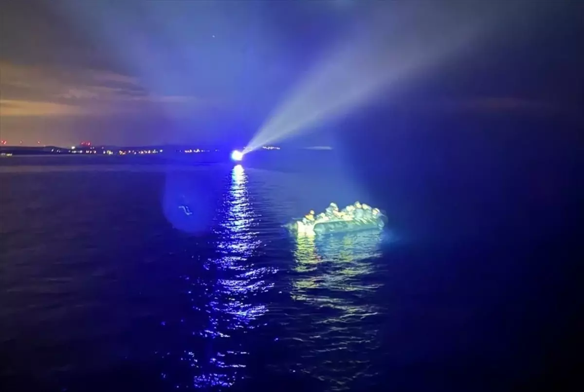 Çeşme\'de 36 Düzensiz Göçmen Yakalandı