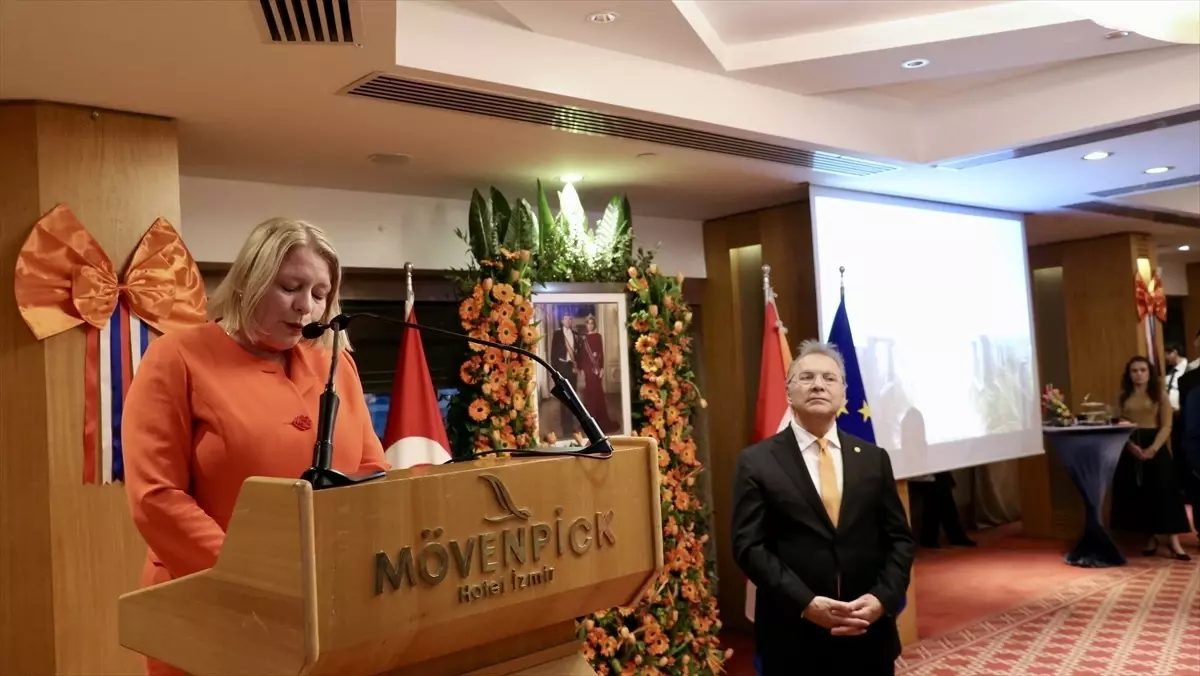 Hollanda Kral Günü İzmir\'de Kutlandı