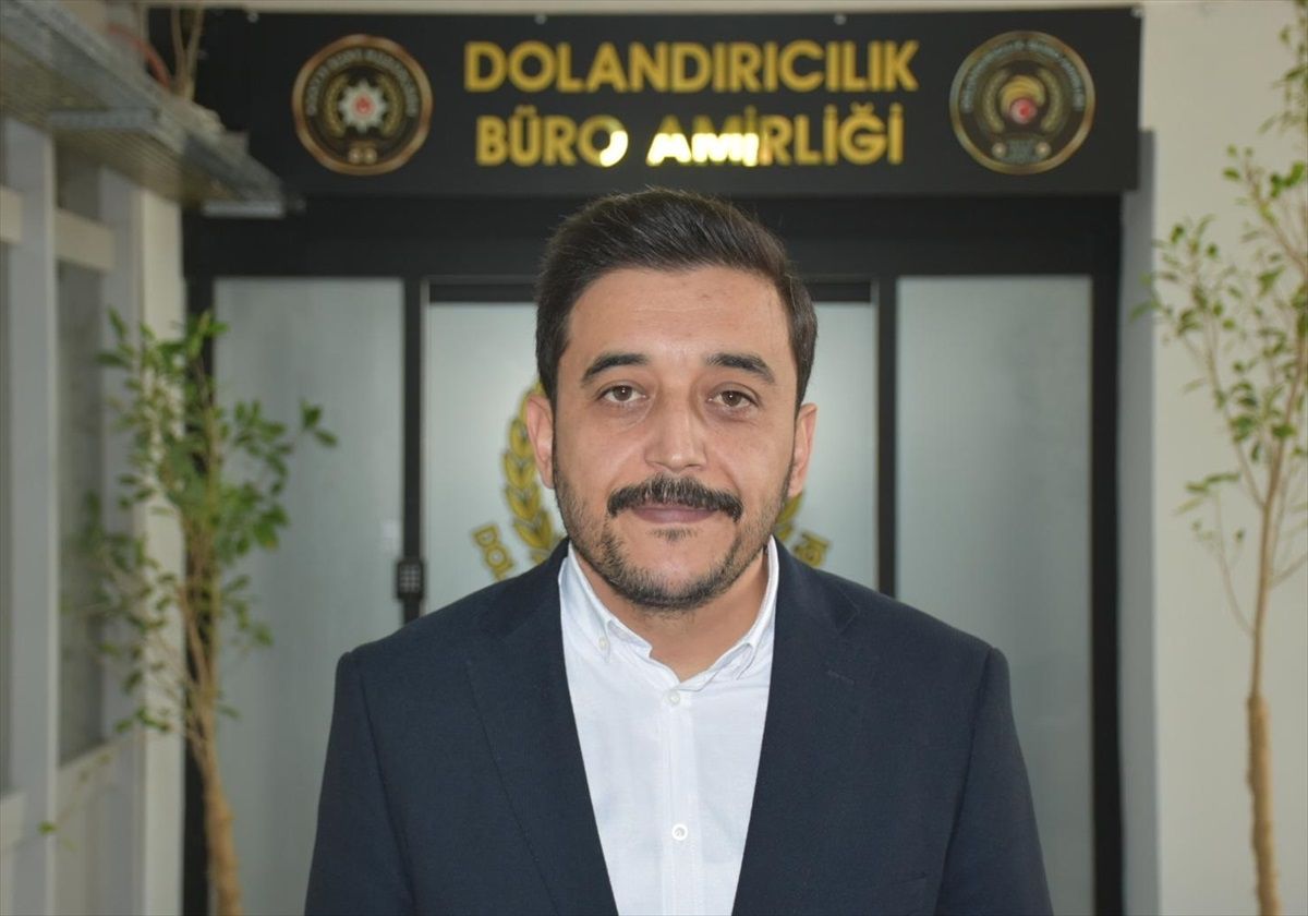 İzmir\'de Dolandırıcılık Operasyonu: 7 Gözaltı