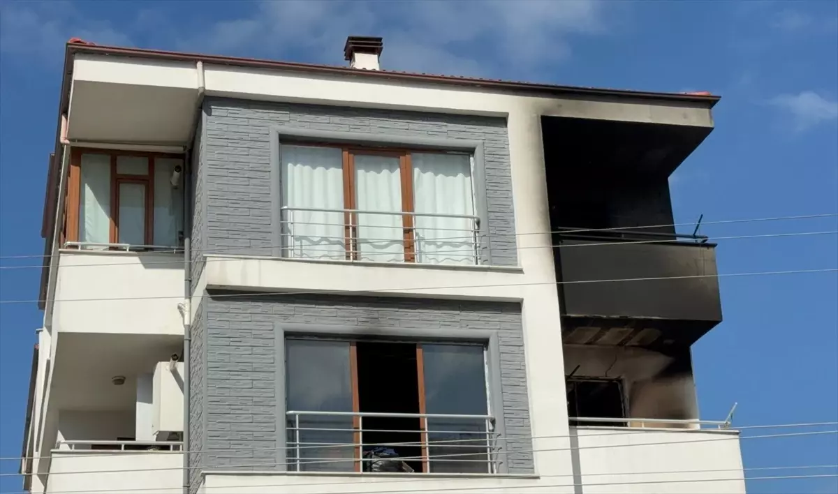 Karabük\'te Yangın: 5 Kişi Dumandan Etkilendi