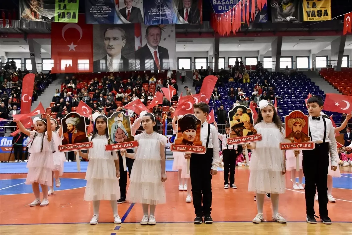Karadeniz\'de 23 Nisan Ulusal Egemenlik ve Çocuk Bayramı törenlerle kutlandı