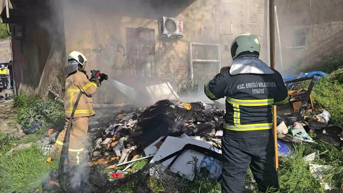 Ereğli\'de Metruk Binada Yangın