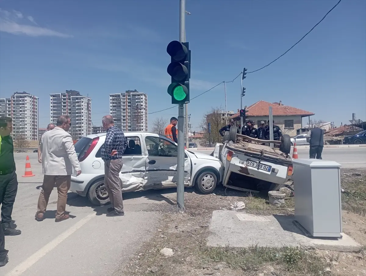 Karaman\'da Trafik Kazası: 2 Yaralı