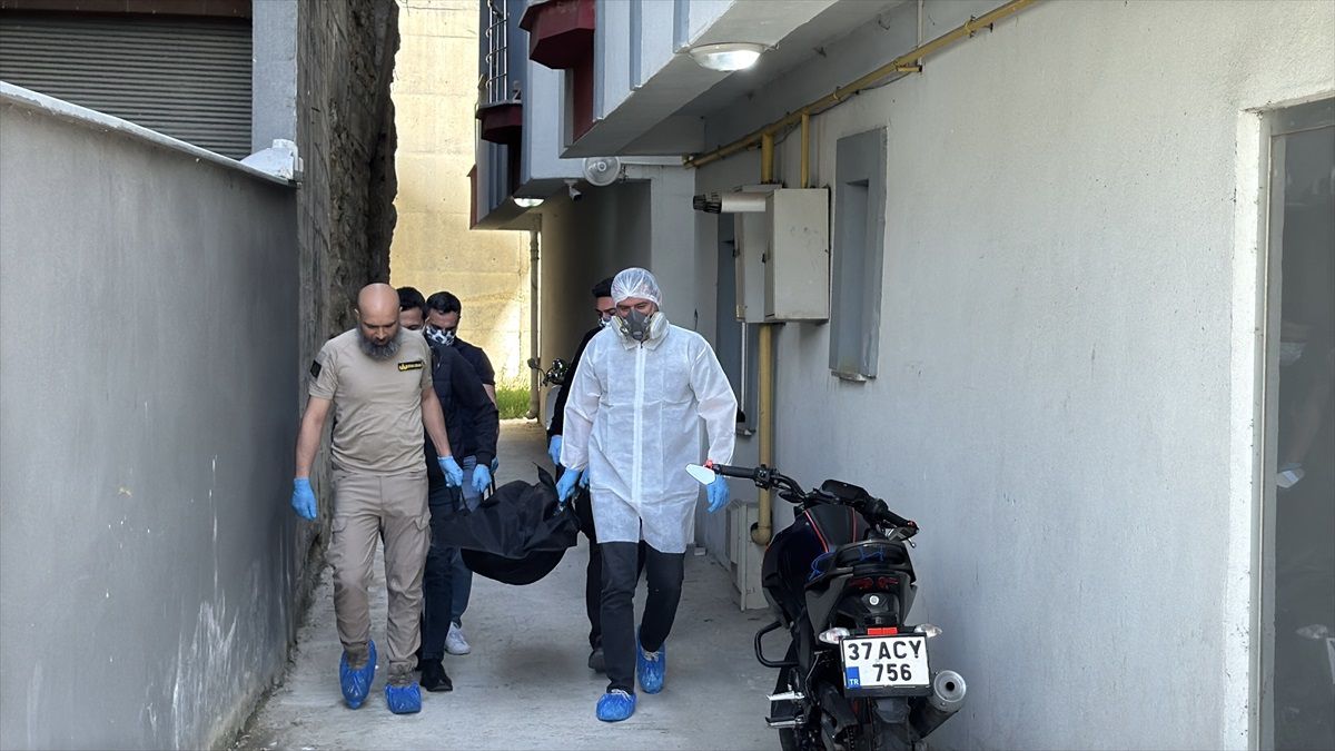 Kastamonu\'da Hamile Kadın Bıçaklanarak Öldürüldü