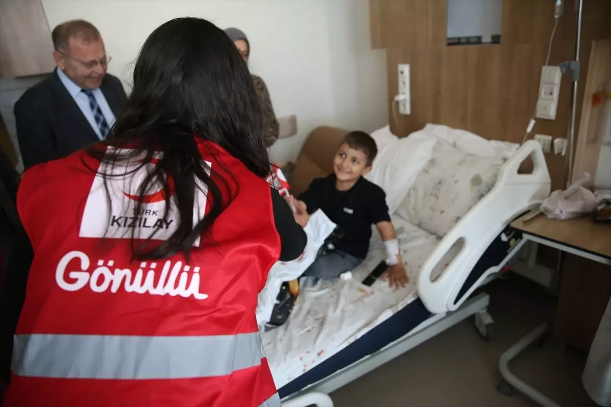 Kastamonu\'da Hastane Ziyaretiyle 23 Nisan Kutlandı