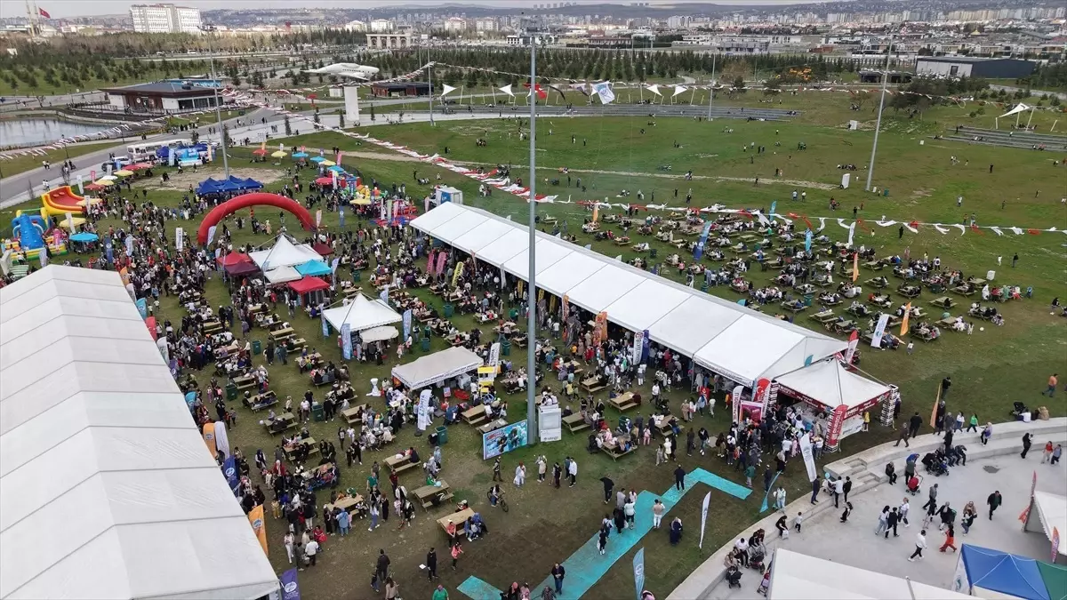 Kayseri\'de 2. Çocuk Kitap Fuarı ve Şenliği\'nde hafta sonu yoğunluğu