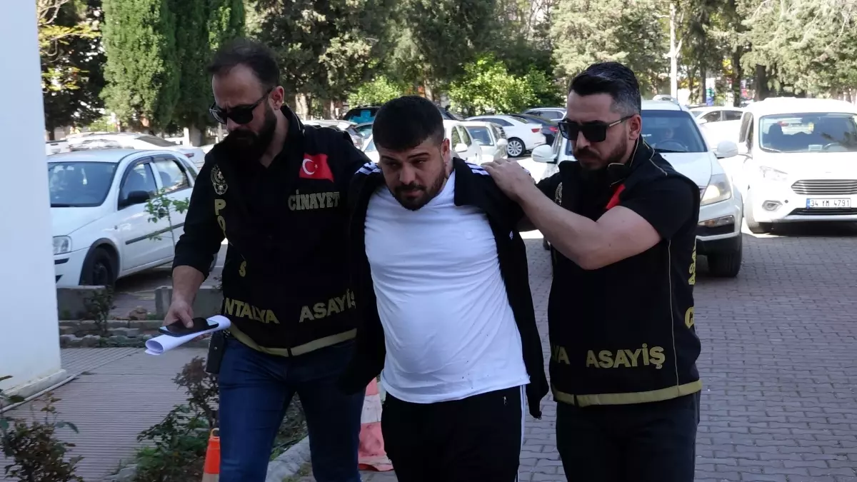 Antalya\'da Taciz İddiasıyla Cinayet