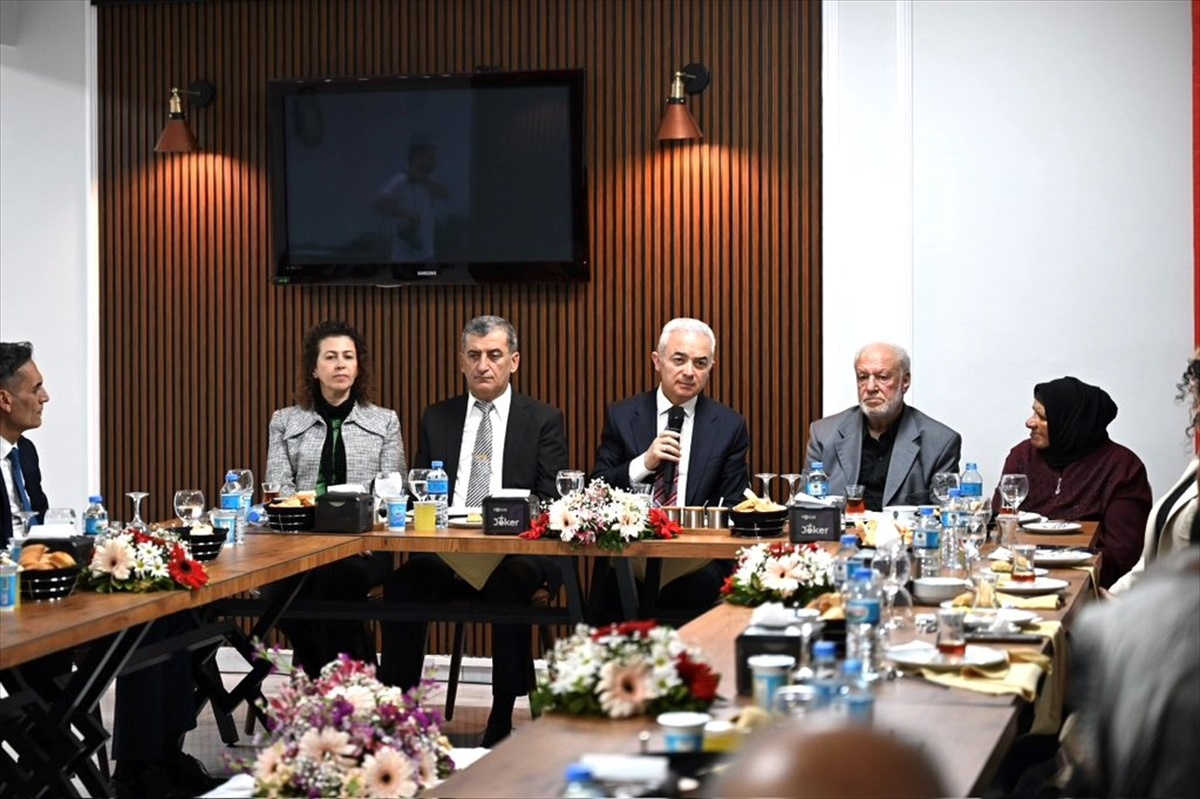 Kırklareli Valisi Turan, Roman vatandaşlarla bir araya geldi