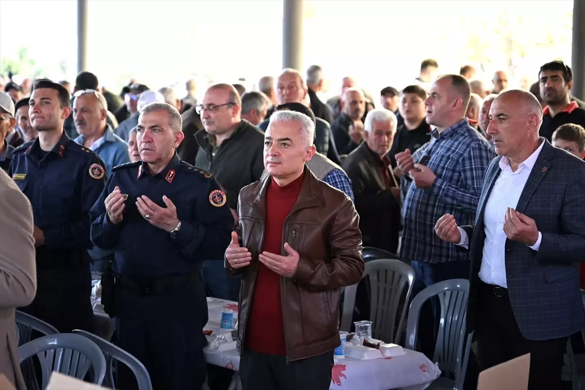 Vali Turan Yündalan\'da Şükür Duasına Katıldı