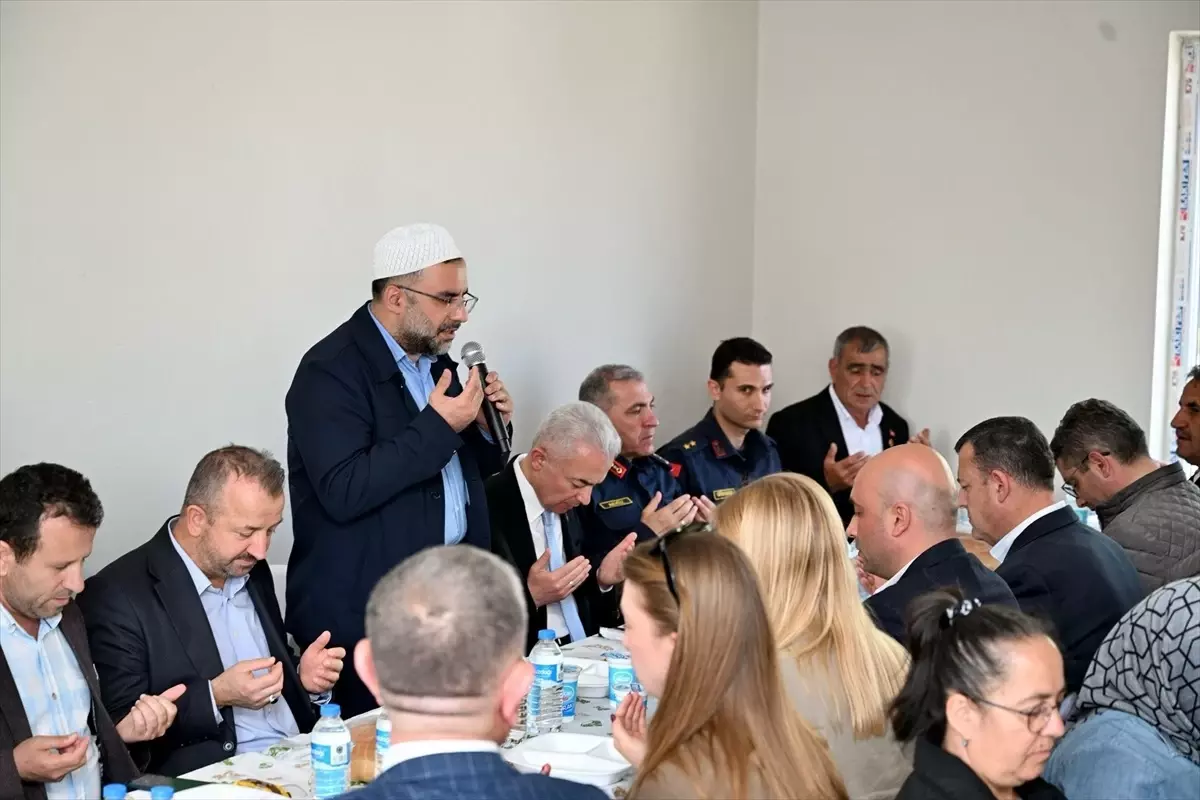 Vali Uğur Turan Yağmur ve Şükür Duasına Katıldı