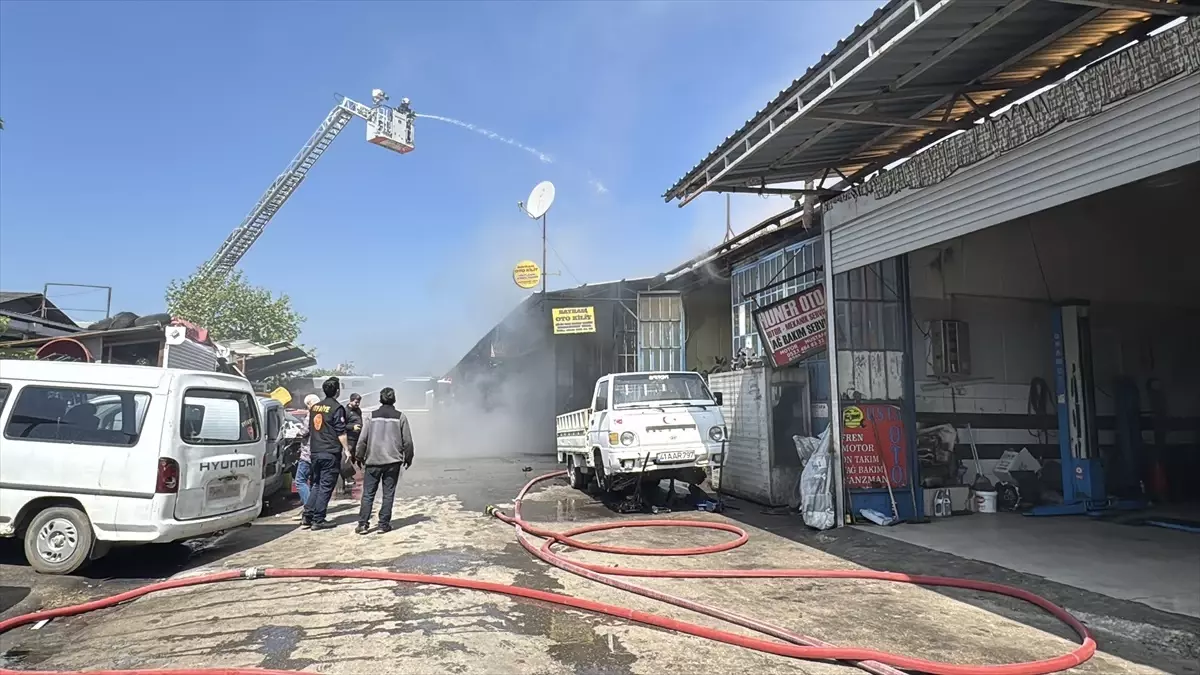 İzmit\'te Oto Kilit Tamircisinde Yangın