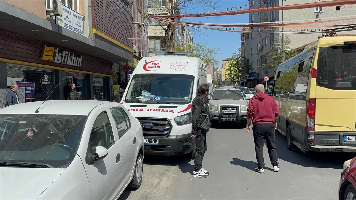 İstanbul\'da Depremde 79 Yaşındaki Adam Yaralandı