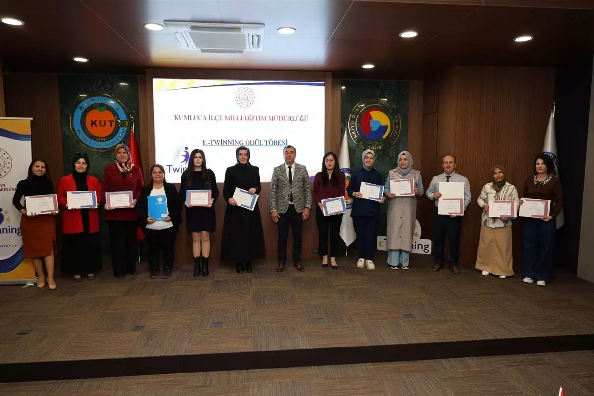 Kumluca\'da eTwinning Projesi Ödülleri Verildi