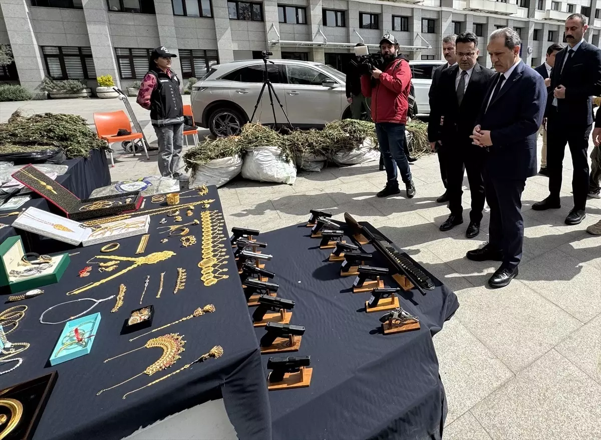 Uyuşturucu Operasyonunda 240 Gözaltı
