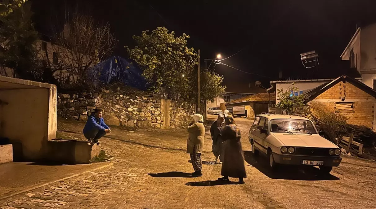 Simav\'da Köylüler Geceyi Dışarıda Geçiriyor