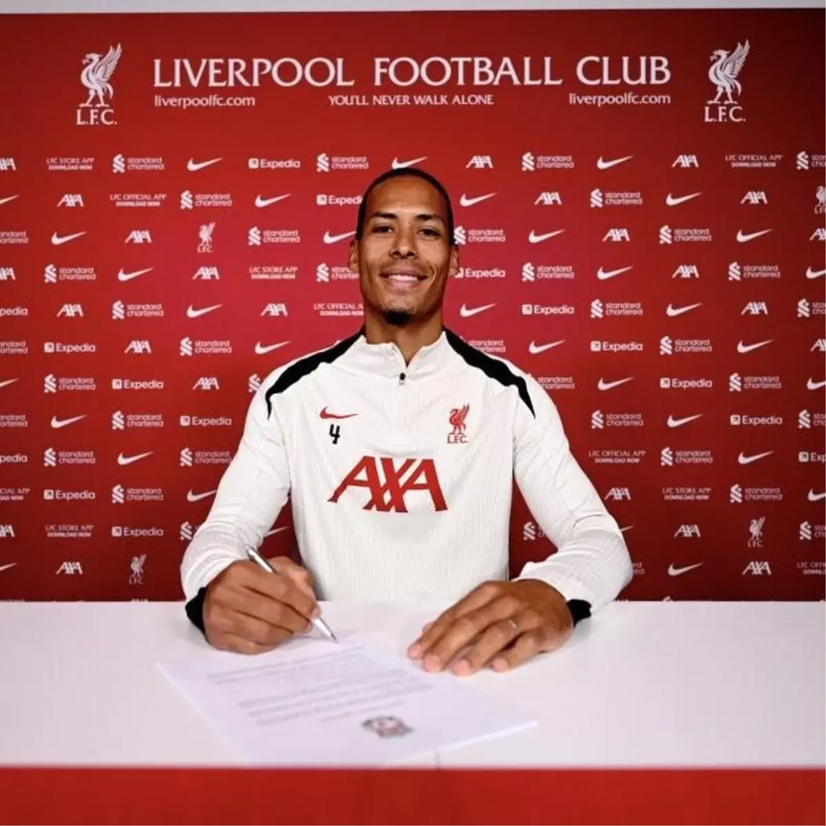 Van Dijk\'ın Sözleşmesi 2027\'ye Uzatıldı