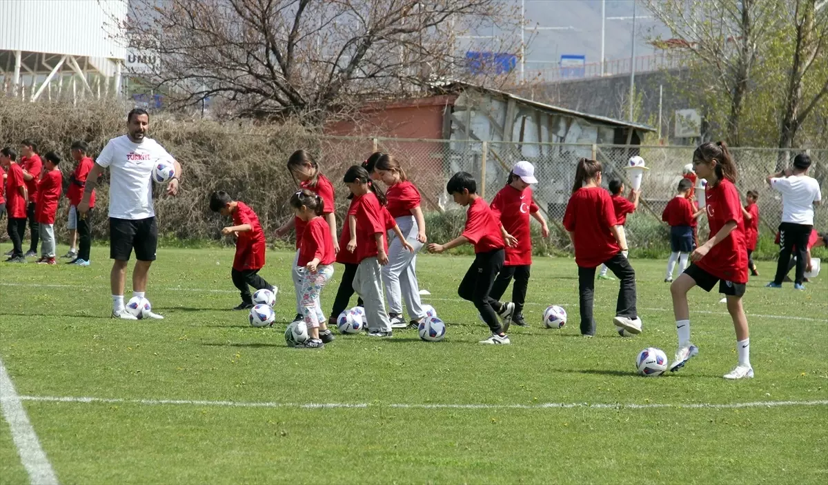 Çocuklar İçin Spor Etkinliği Düzenlendi
