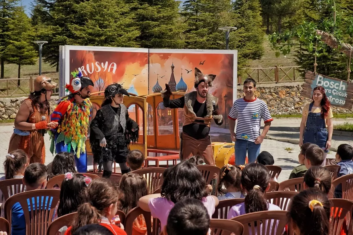 Dünya Bizim Evimiz Tiyatrosu Doğanşehir\'de Sahnelendi