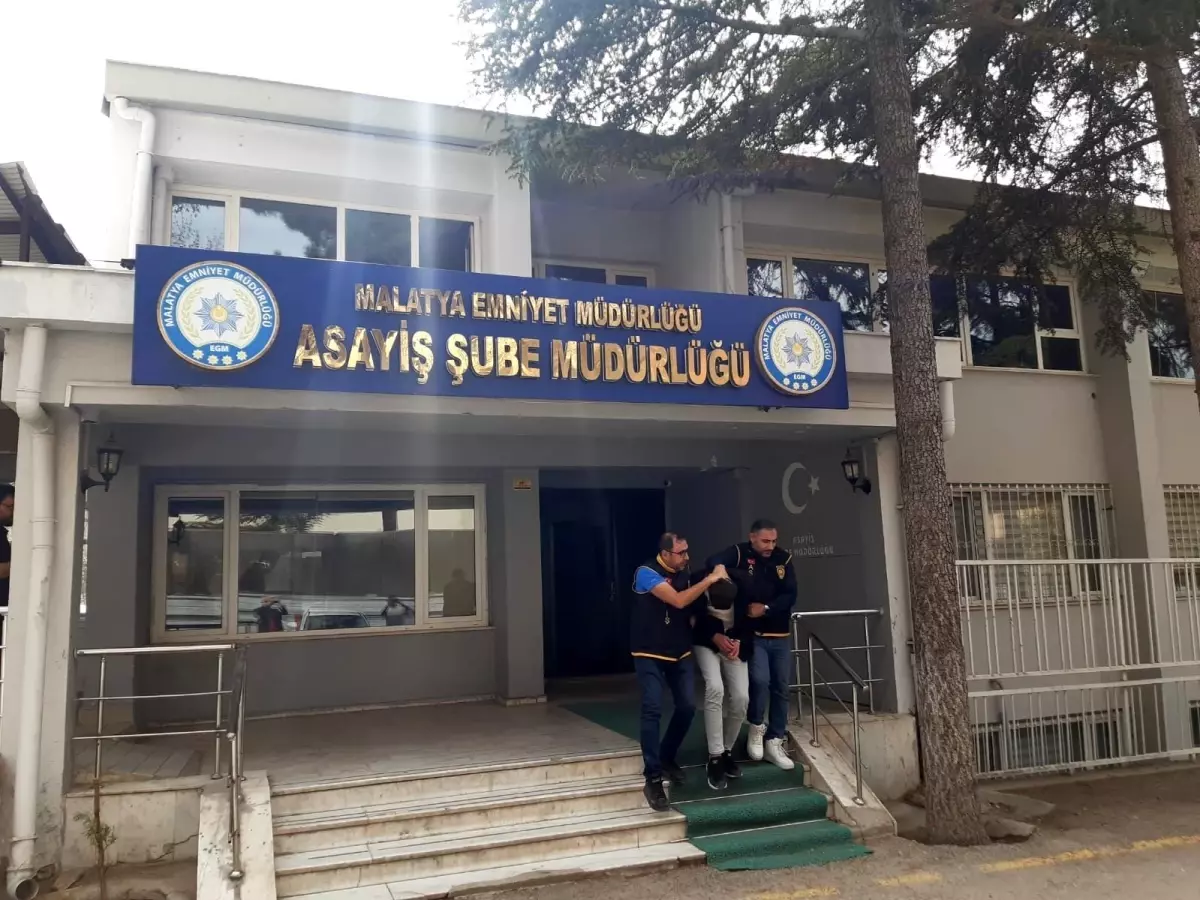 Bilezik Hırsızı Kısa Sürede Yakalandı