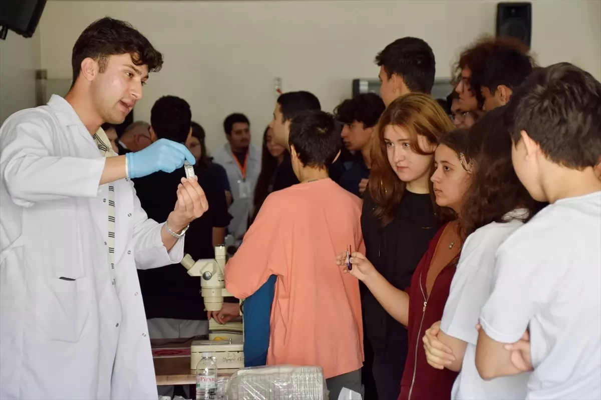 MCBÜ\'den Fen Lisesine Biyoloji Eğitimi