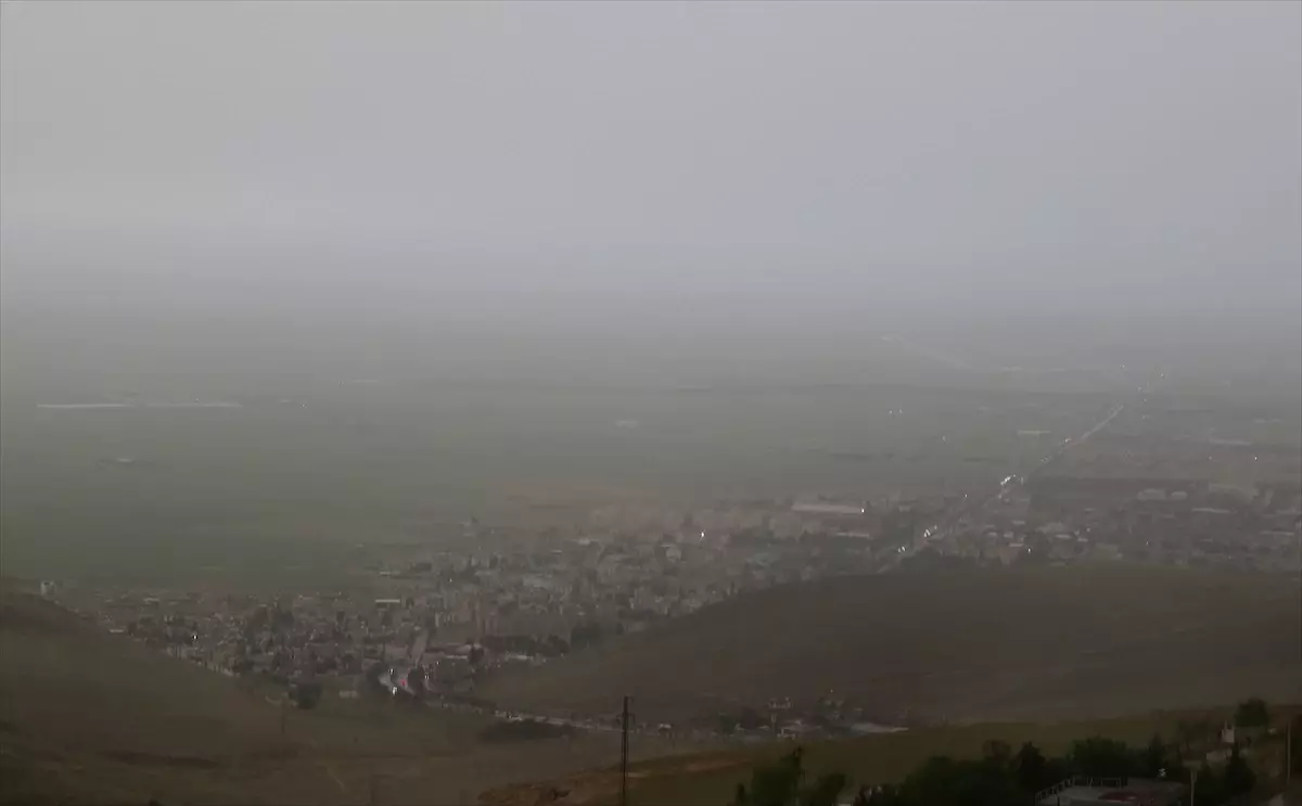 Mardin\'de Fırtına ve Toz Taşınımı Etkili Oldu