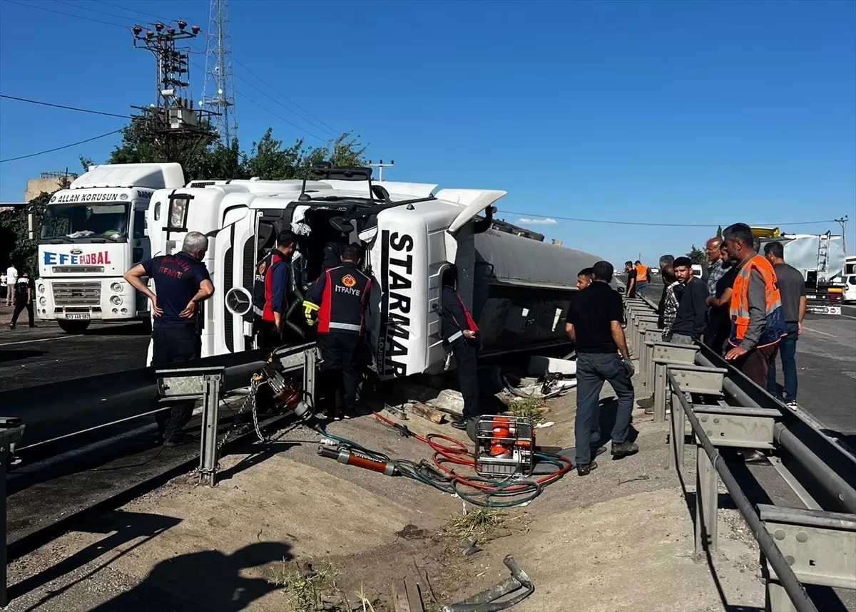 Nusaybin\'de Tanker Devrildi: 1 Ölü, 1 Yaralı