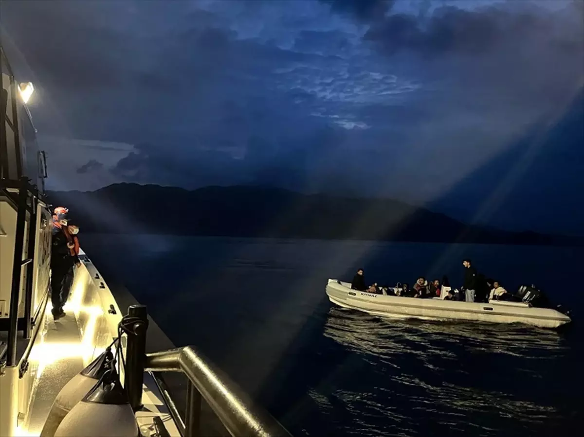 Marmaris\'te 12 Düzensiz Göçmen Yakalandı